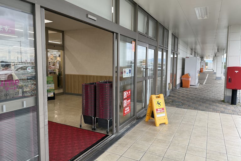 【ゆめマート 大刀洗】風除室 販促プロモーションや物販のポップアップストアにおすすめな催事イベントスペースの画像2