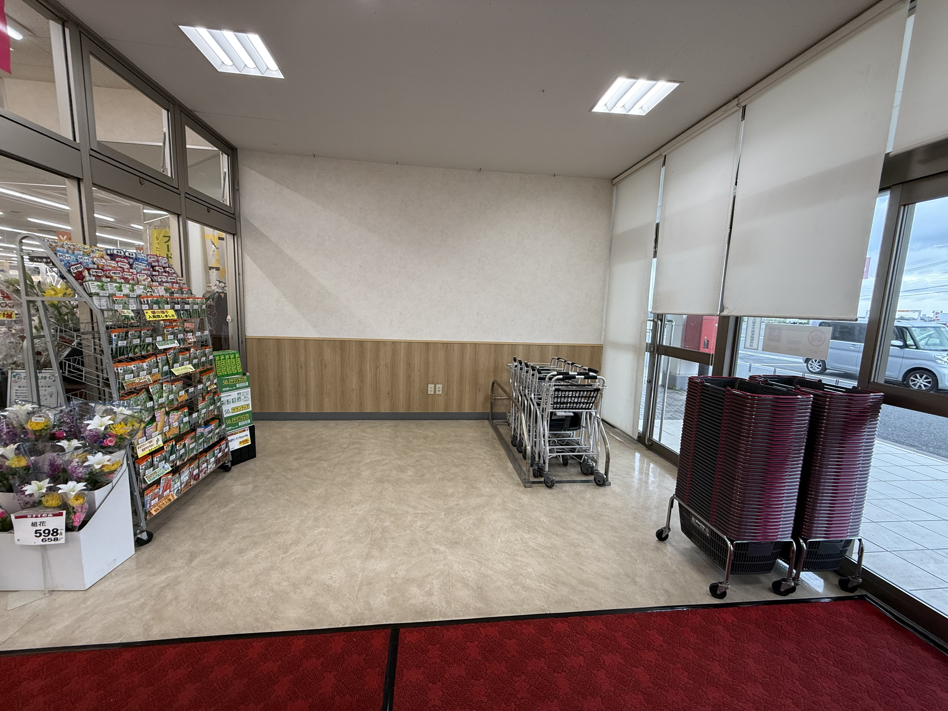 【ゆめマート 大刀洗】風除室　販促プロモーションや物販のポップアップストアにおすすめな催事イベントスペース