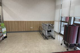 【ゆめマート 大刀洗】風除室 販促プロモーションや物販のポップアップストアにおすすめな催事イベントスペース