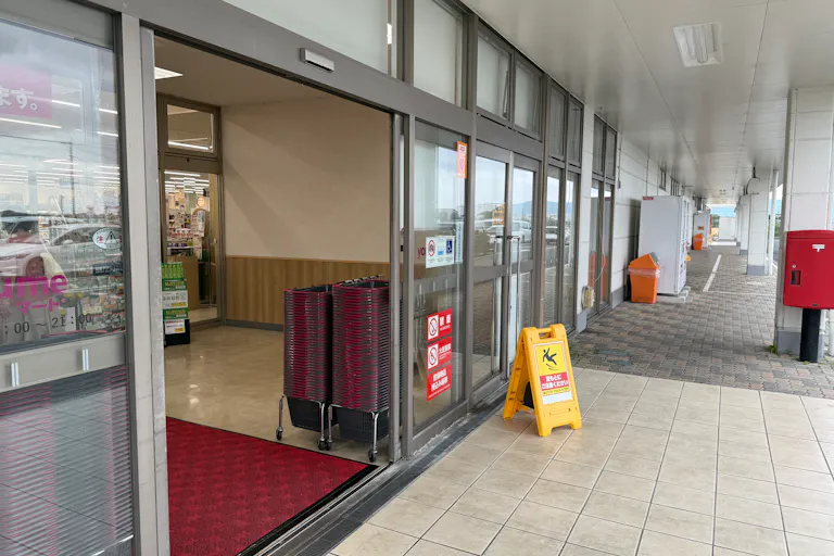 【ゆめマート 大刀洗】風除室 販促プロモーションや物販のポップアップストアにおすすめな催事イベントスペースの画像2