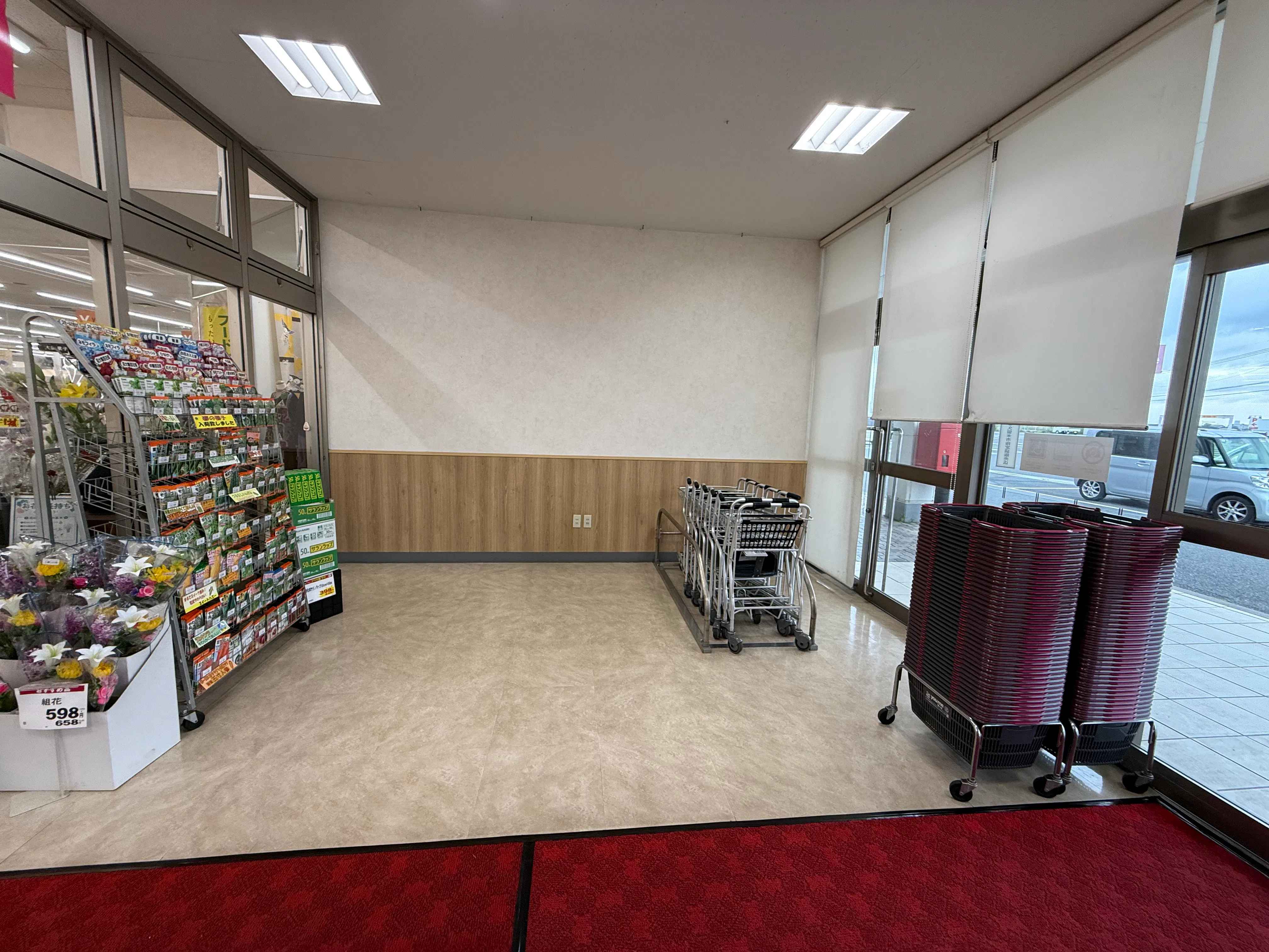 【ゆめマート 大刀洗】風除室　販促プロモーションや物販のポップアップストアにおすすめな催事イベントスペース