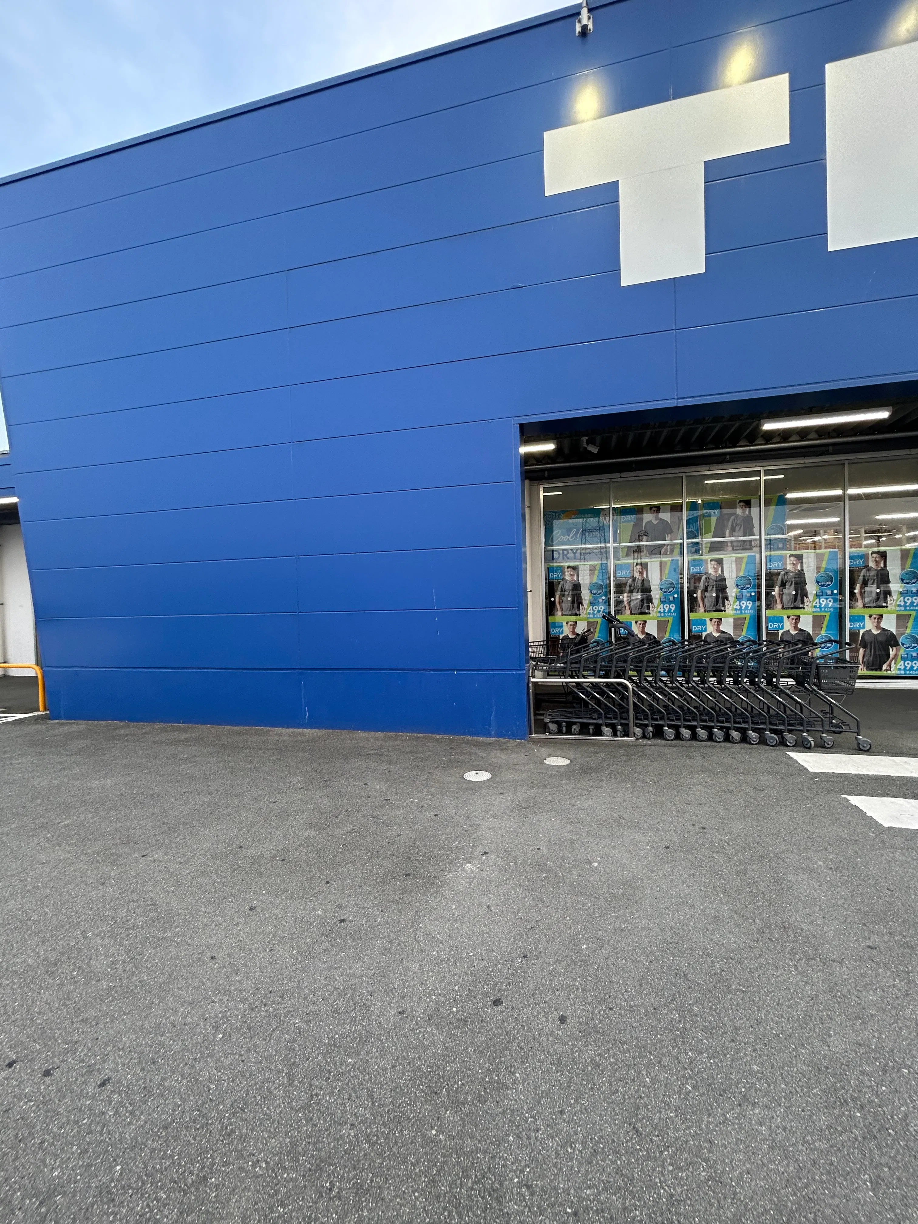 【スーパーセンタートライアル松阪店】キッチンカー出店限定/屋外 Ⓐキッチンカースペース【入口正面左側】