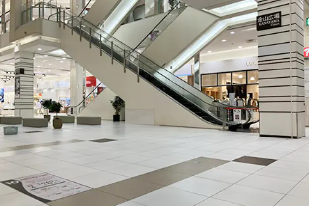 【イオンモール熱田*】1F 金山広場 南