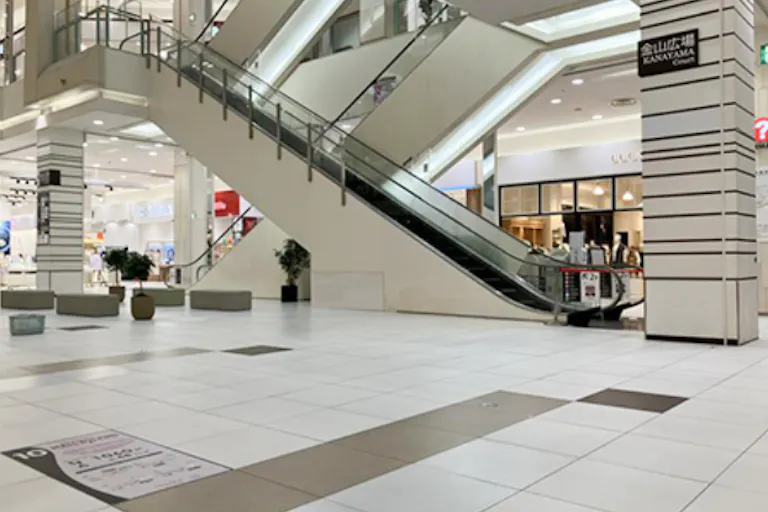 【イオンモール熱田*】1F 金山広場 南の画像1