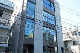 【原宿駅7分】展示会やポップアップストア出店に最適な自然光が入るモノトーン調のスペース 2F