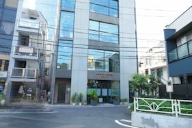 【原宿駅7分】展示会やポップアップストア出店に最適な自然光が入るモノトーン調のスペース 2F