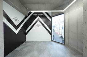 【原宿駅7分】展示会やポップアップストア出店に最適な自然光が入るモノトーン調のスペース 2F