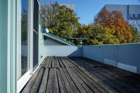 【池ノ上駅6分】撮影に適した光と影・素材が特徴的な自宅兼スタジオ