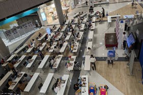 【イオンモール新小松】祭広場