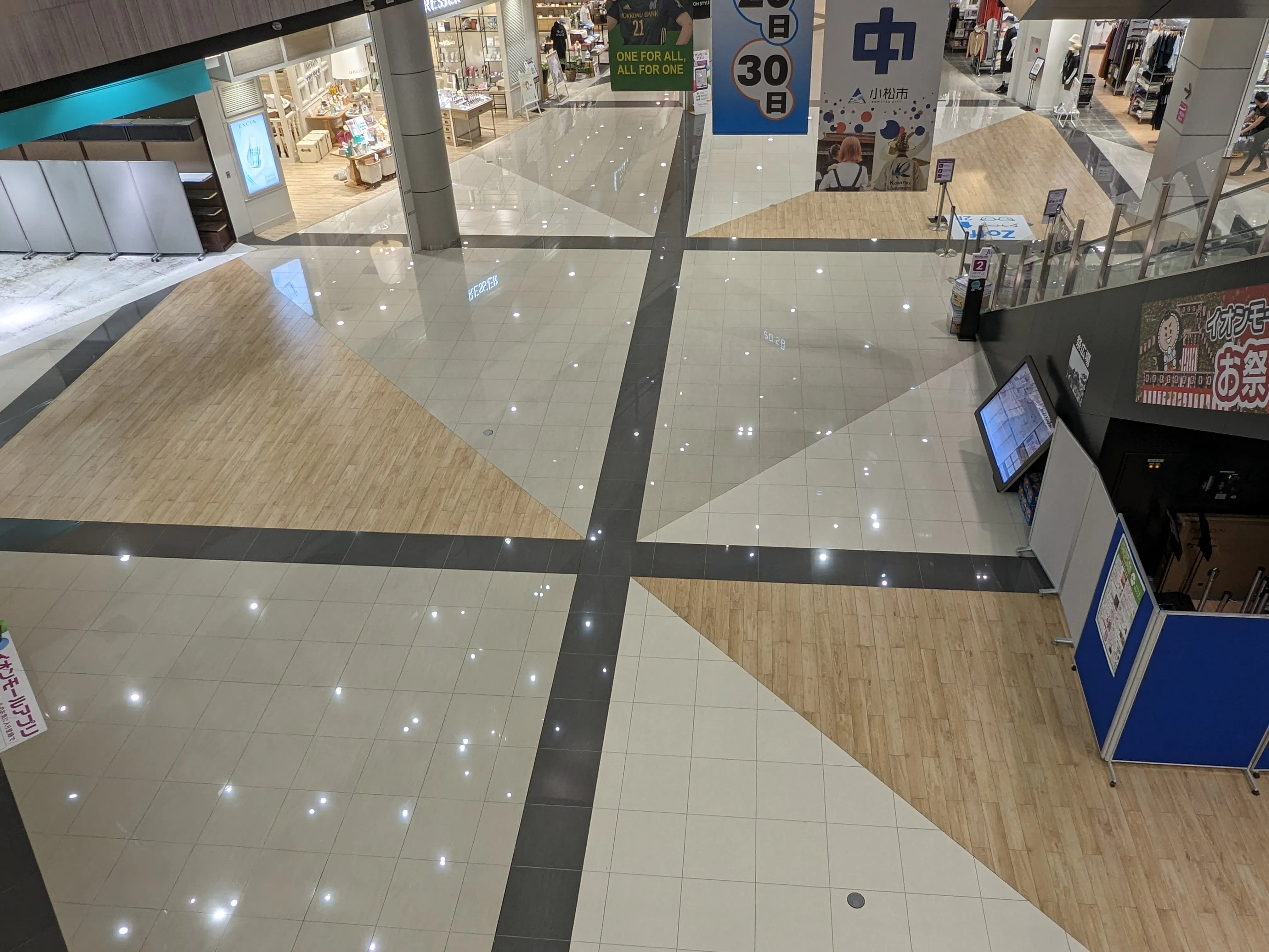 【イオンモール新小松】祭広場