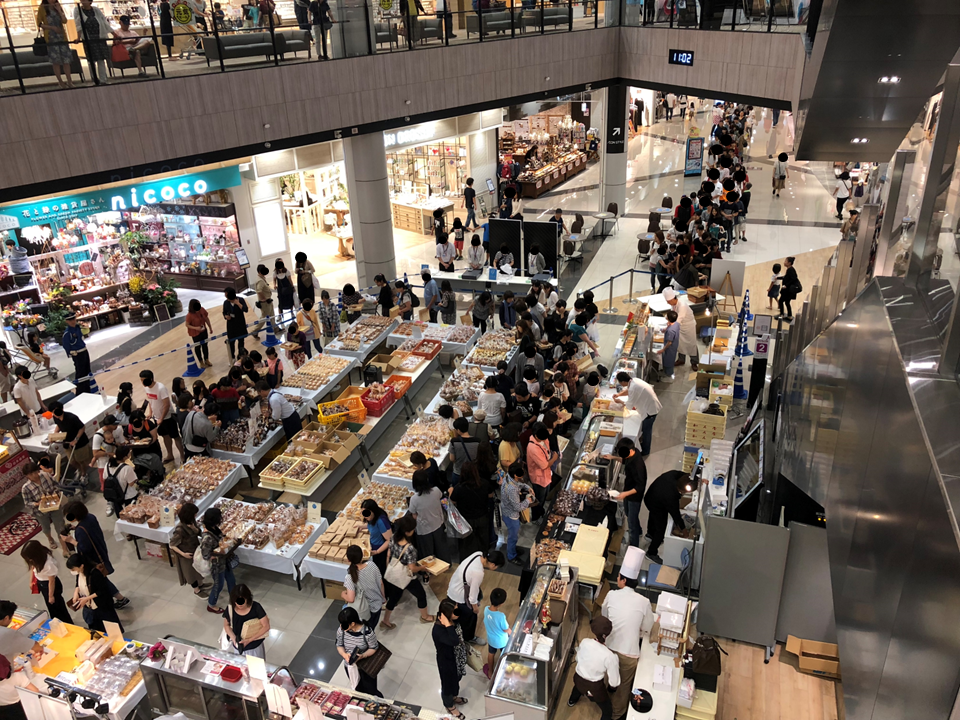 【イオンモール新小松】祭広場