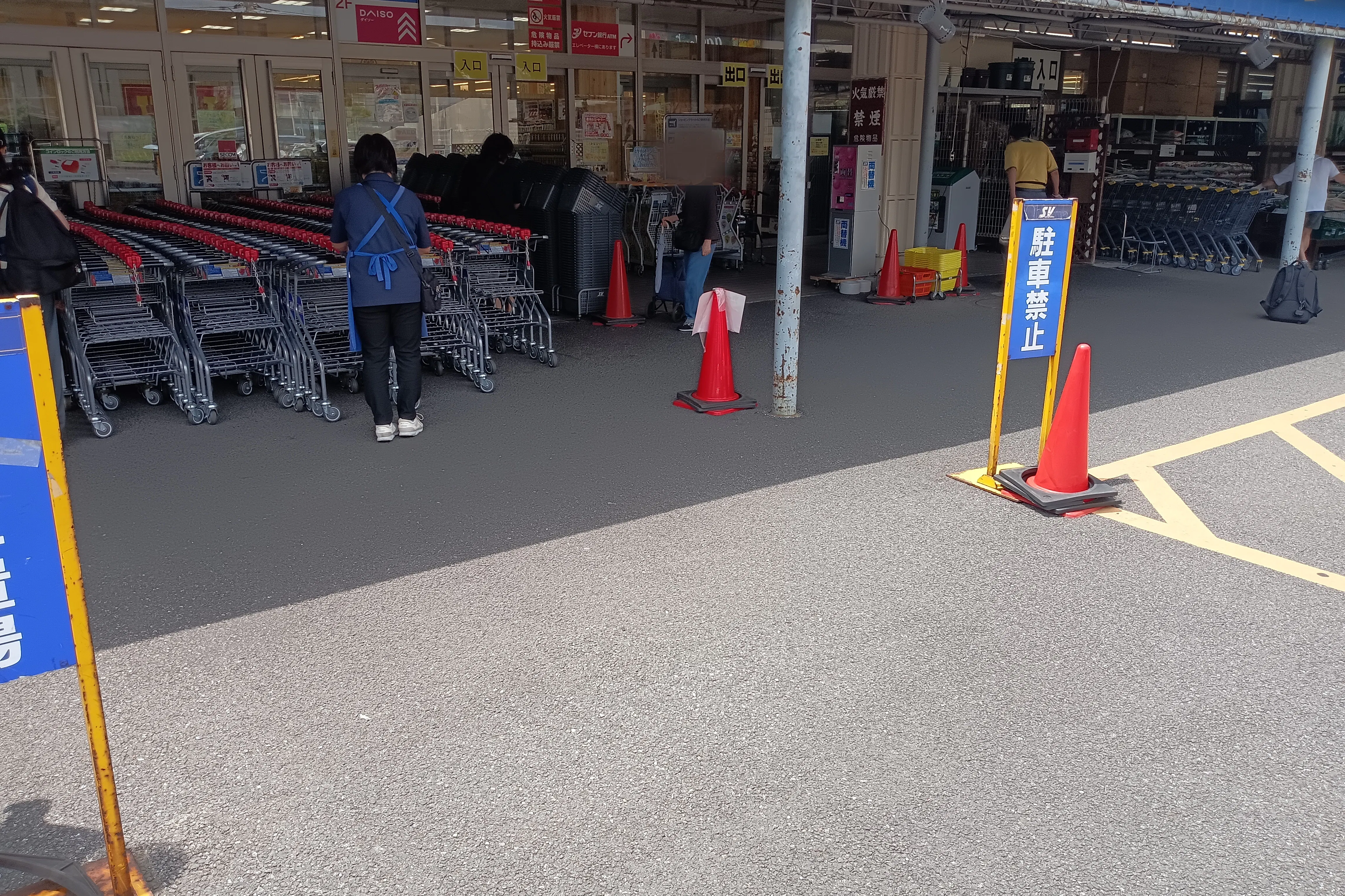 【スーパーバリュー ロピア戸田店】屋外駐車場 キッチンカー出店に最適なスーパーマーケットの屋外催事イベントスペース