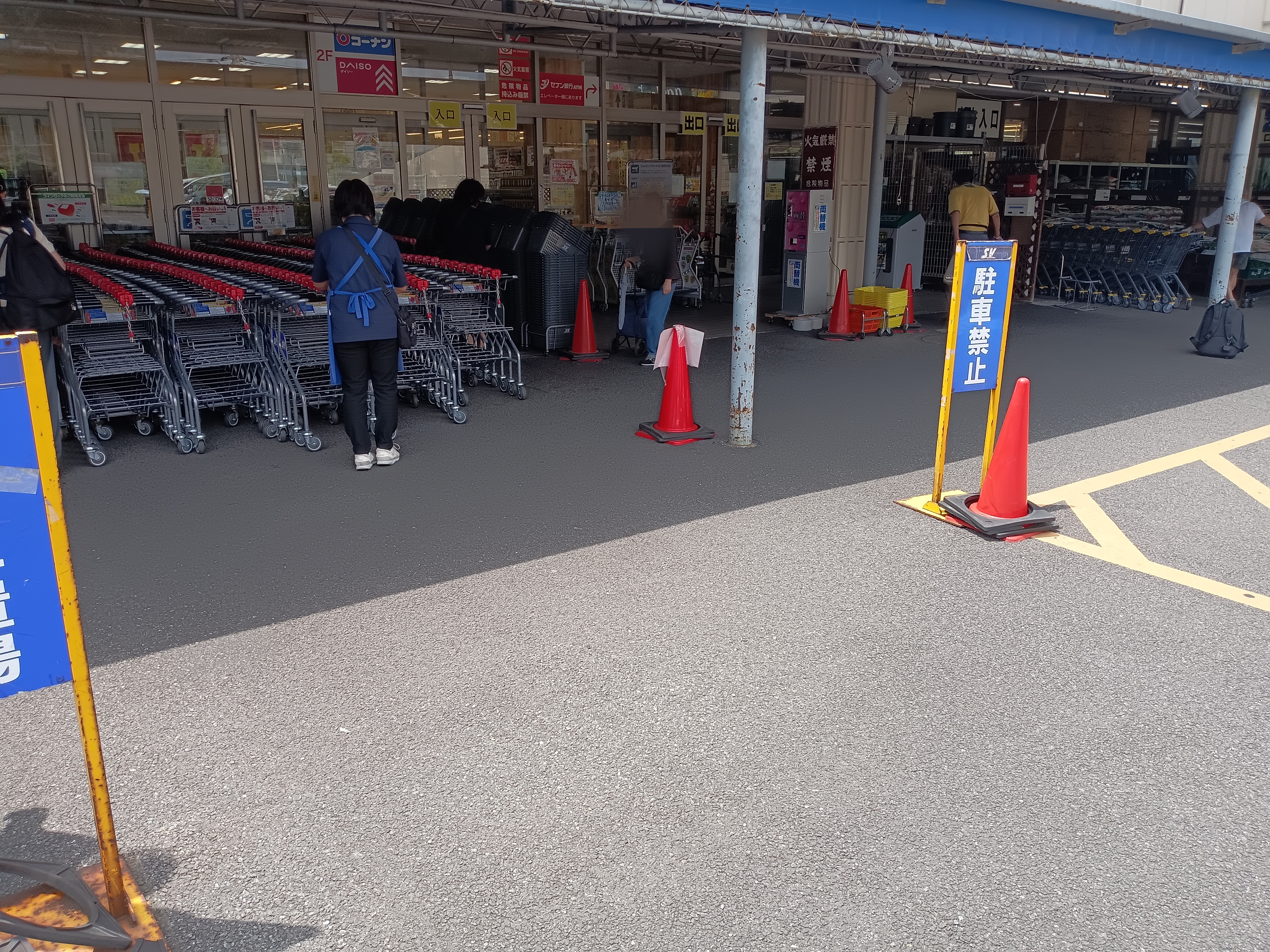 【スーパーバリュー ロピア戸田店】屋外駐車場 キッチンカー出店に最適なスーパーマーケットの屋外催事イベントスペース