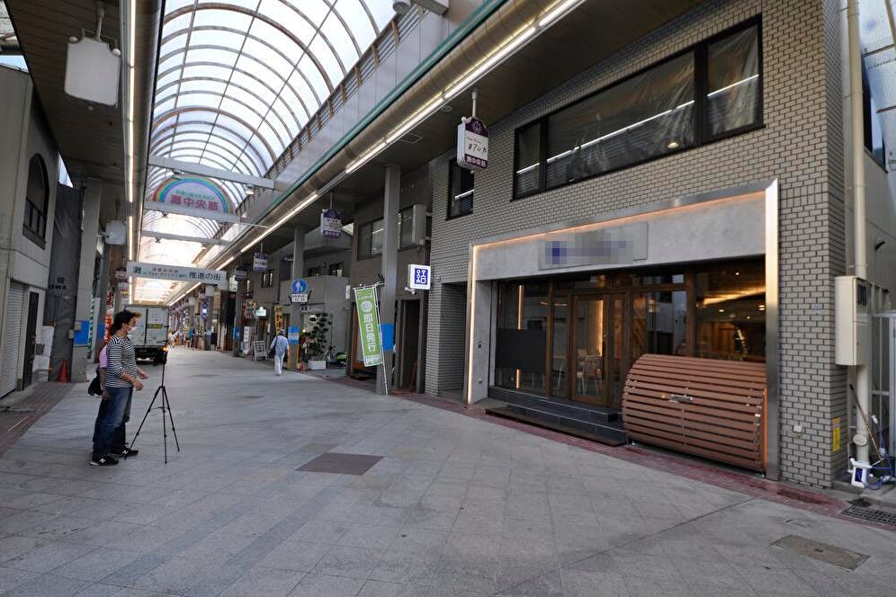 【王子公園駅8分/昼のご利用】飲食の短期出店や食物販のポップアップストアに最適な「灘中央筋商店街」に面したシェアキッチンスペース