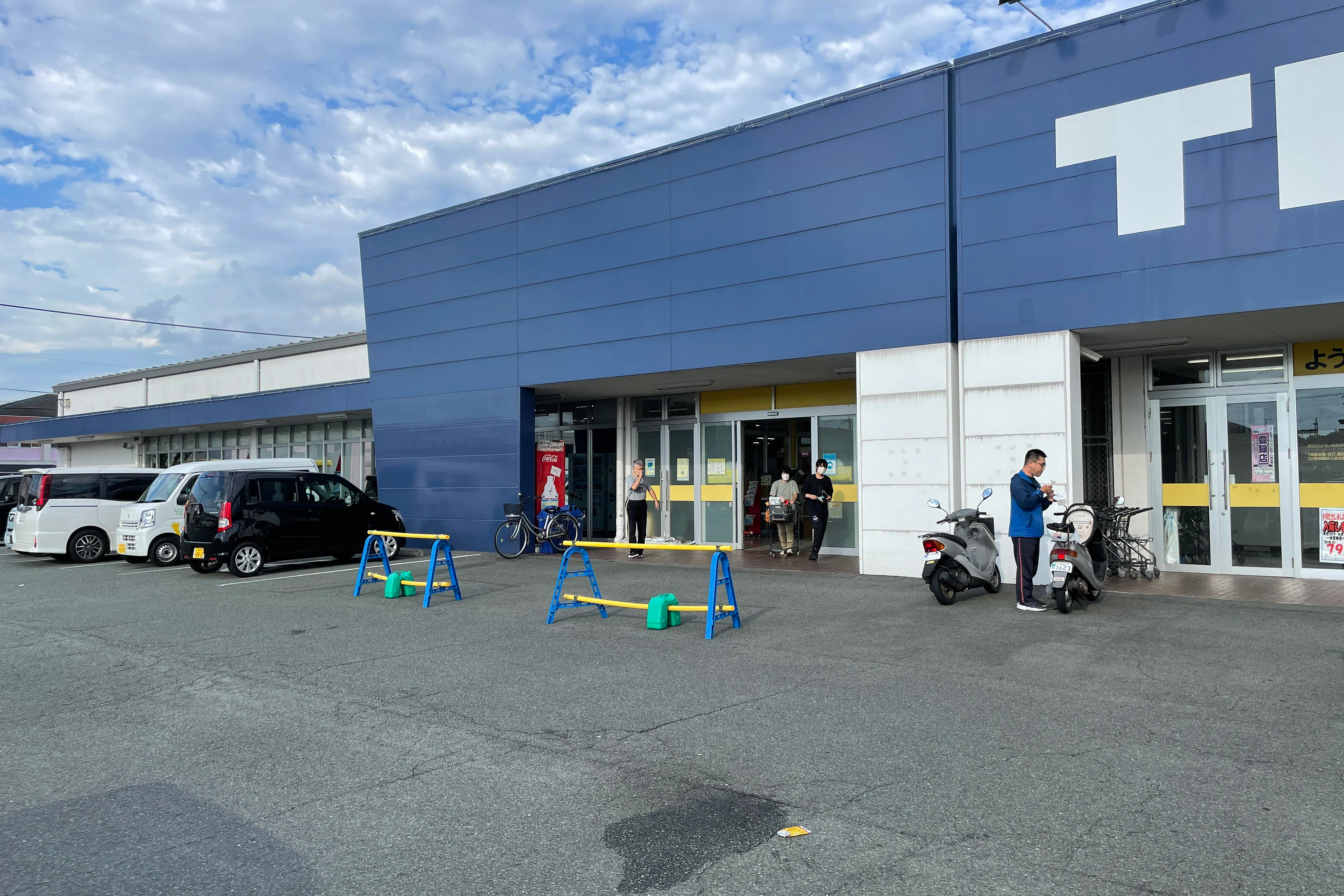 【スーパーセンタートライアル大牟田店】キッチンカー(調理営業)出店限定/屋外スペース