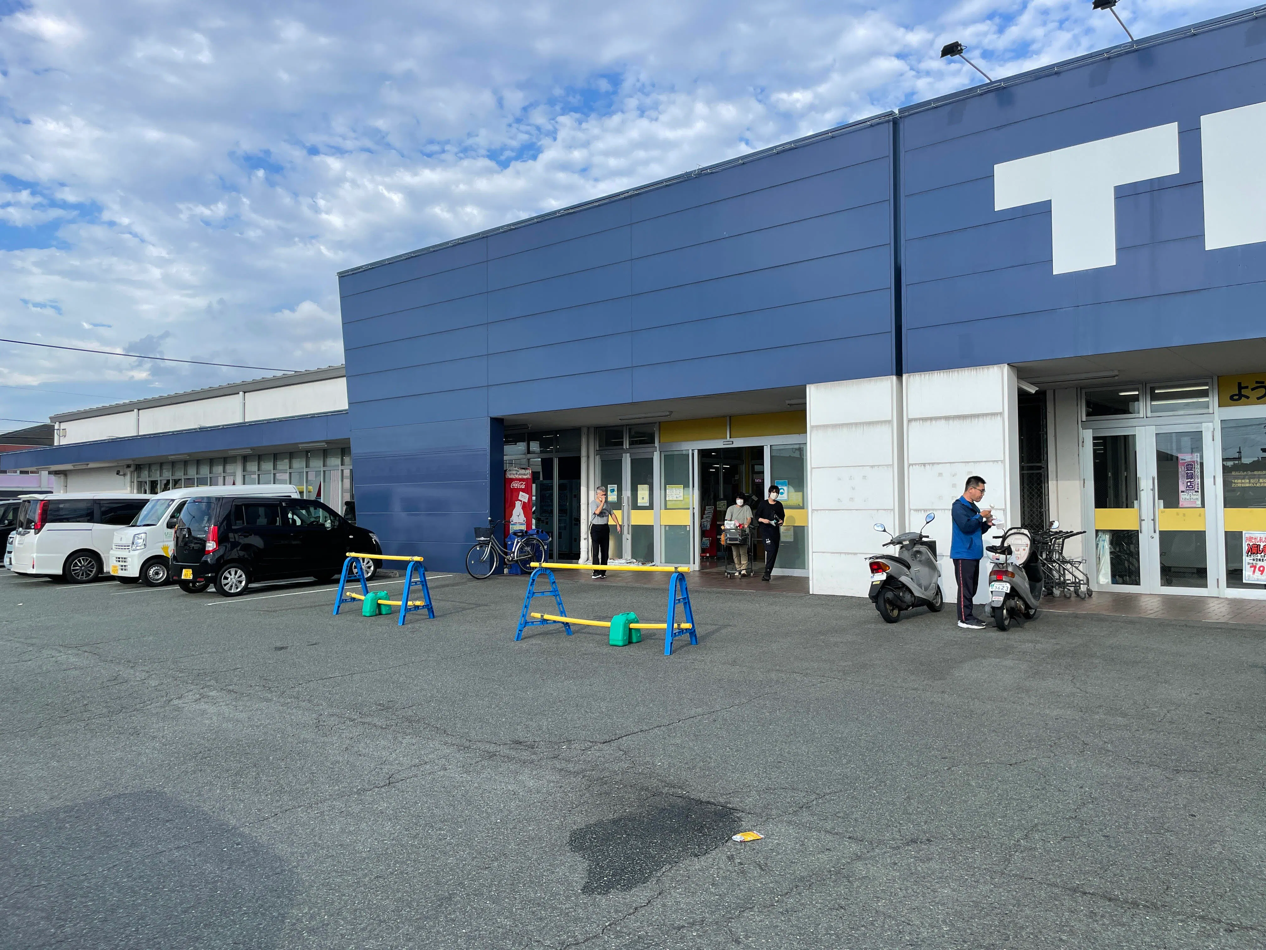 【スーパーセンタートライアル大牟田店】キッチンカー(調理営業)出店限定/屋外スペース