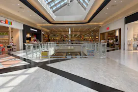 【イオンモール盛岡】2F 東ブリッジ