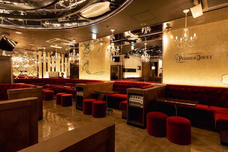 【西武新宿駅4分】撮影や各種イベント開催に最適なヴェルサイユ宮殿をモチーフとした気品のある内装のイベントスペースの画像3