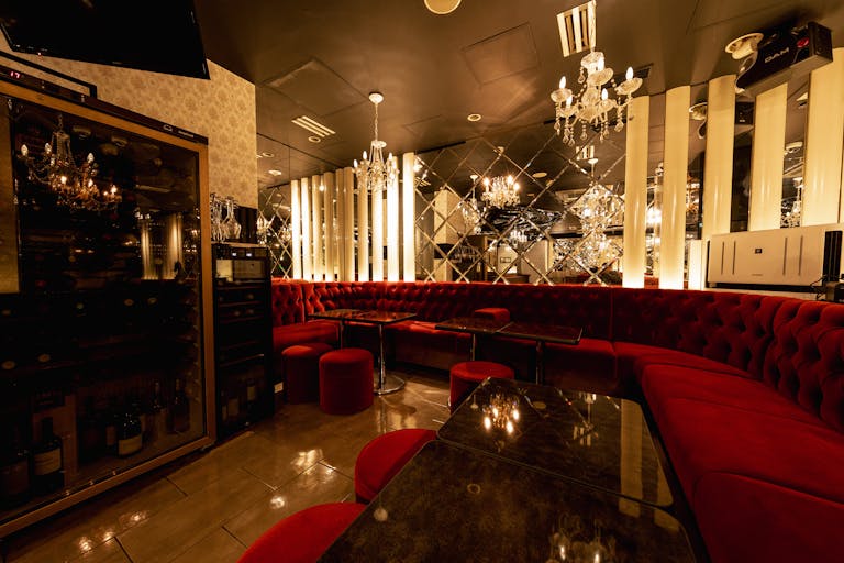 【西武新宿駅4分】撮影や各種イベント開催に最適なヴェルサイユ宮殿をモチーフとした気品のある内装のイベントスペースの画像4