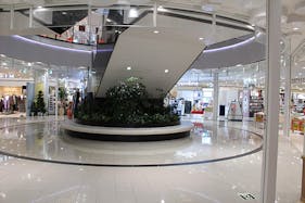 【イオンモール旭川駅前】2F エスカレーター下