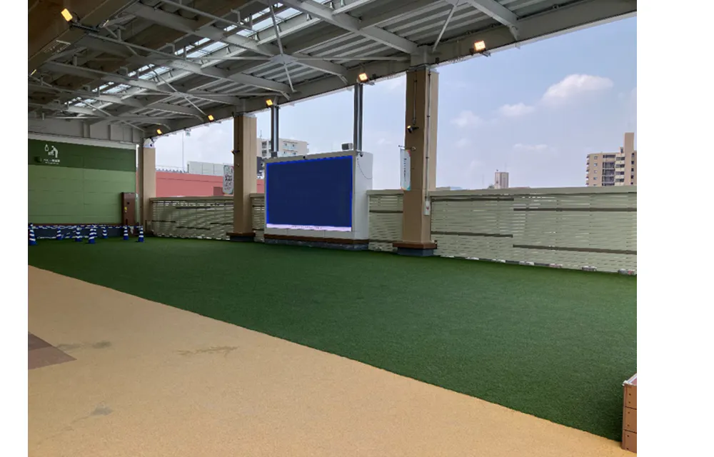 【ららぽーと安城】RF階　屋上広場(モニター前)
