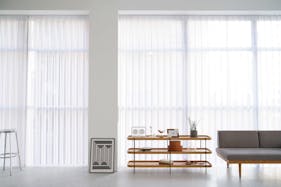 【恵比寿駅2分】 アパレルの展示会やポップアップ等に最適なガラス張りビルで天高4mを誇る開放感のあるスタジオ