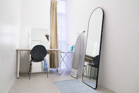 【恵比寿駅2分】 アパレルの展示会やポップアップ等に最適なガラス張りビルで天高4mを誇る開放感のあるスタジオ