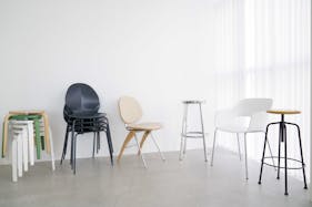 【恵比寿駅2分】 アパレルの展示会やポップアップ等に最適なガラス張りビルで天高4mを誇る開放感のあるスタジオ