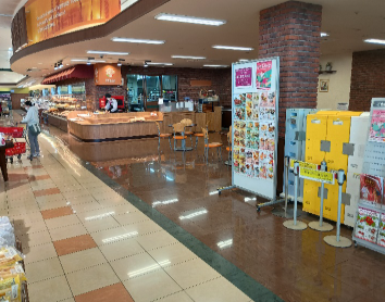 【マックスバリュ浜田店】イートイン内スペース 販促プロモーションに最適なスーパー店内催事イベントスペース