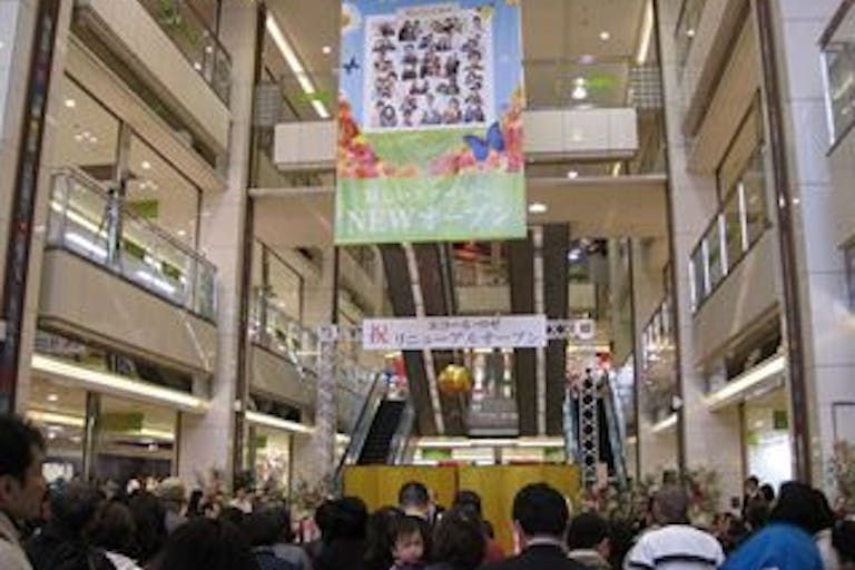 【エコール・ロゼ】PRイベントやポップアップストアに最適な正面エントランス目の前のイベントスペースの画像2