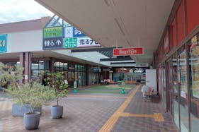 【イオンタウン弥富/いこいの広場】物販や食物販、展示系イベントに最適な施設内メイン動線上にある通行量の多いイベントスペース