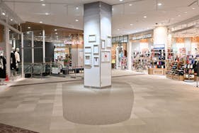 【イオンモール長久手】南エスカレーター前(ゴンチャ前)