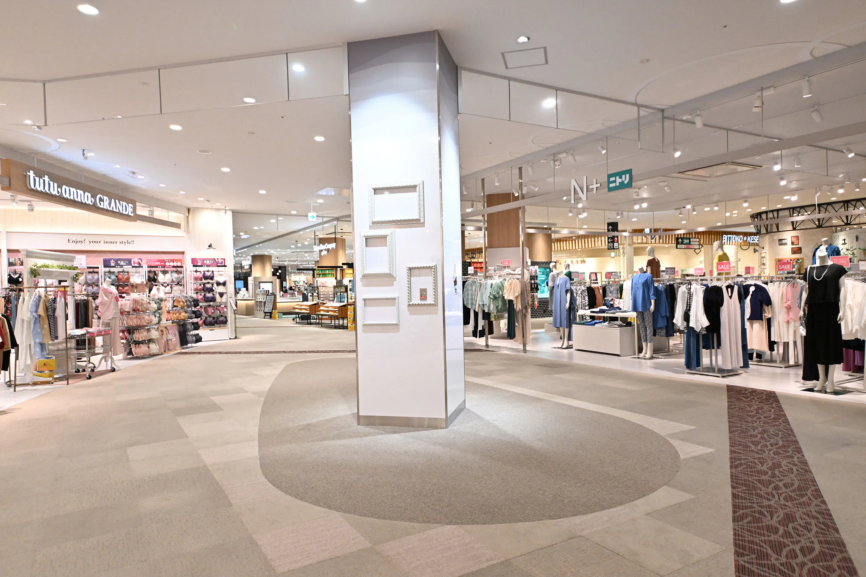 【イオンモール長久手】南エスカレーター前（ゴンチャ前）