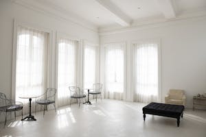 【千歳船橋駅10分】アパレルブランドの展示会や撮影に適したクラシカルなスペース(サロン)