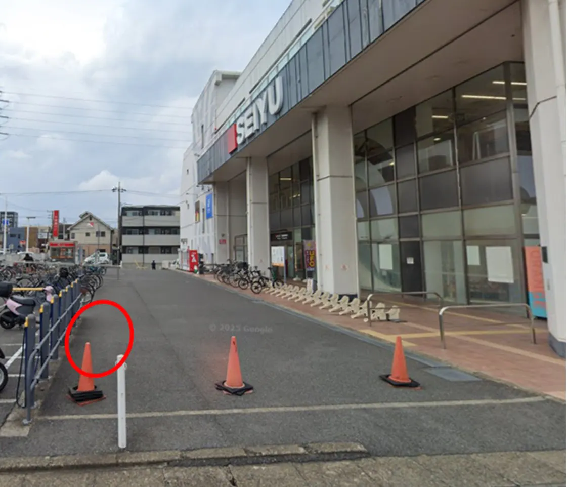 【西友　都賀店】屋外 入口付近 (屋根なし)　キッチンカーや移動販売など、物販・食物販のポップアップストアに最適な催事イベントスペースの画像