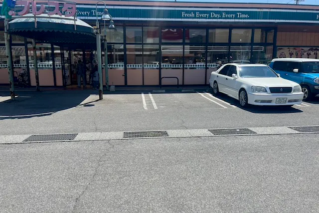 【フレスタ三原店】キッチンカーに利用可能な駐車場スペース
