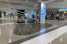 【イオンモール新利府】2階 モール東エスカレーター前