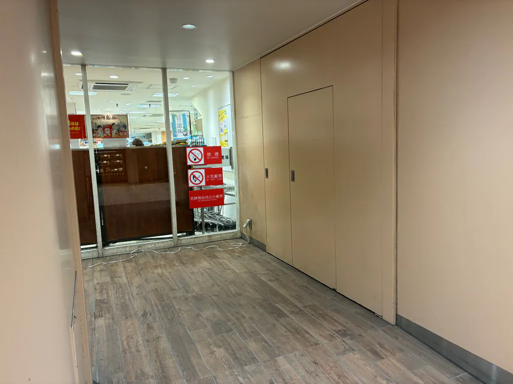 【Wing Kitchen京急鶴見】★京急鶴見駅直結★1階京急ストア入口前 イベントスペース(約3坪)