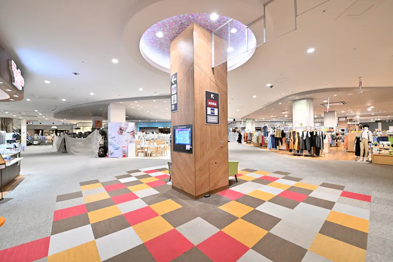 【イオンモール長久手】立体駐車場入口前の画像1