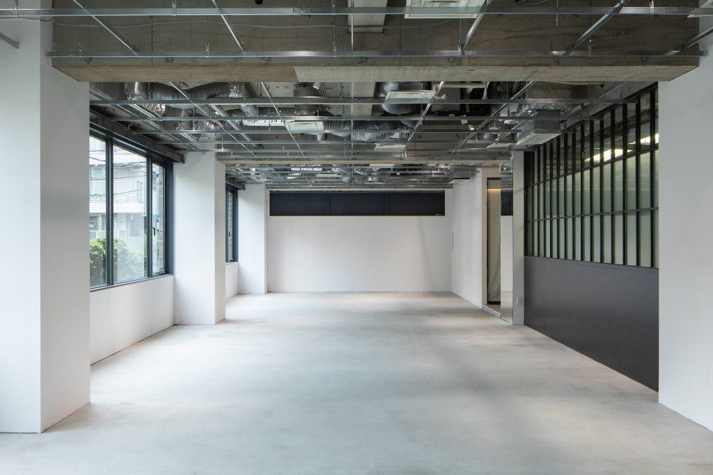 【中目黒駅9分】アパレルのポップアップ・展示会に最適!余白のあるミニマルなギャラリースペース