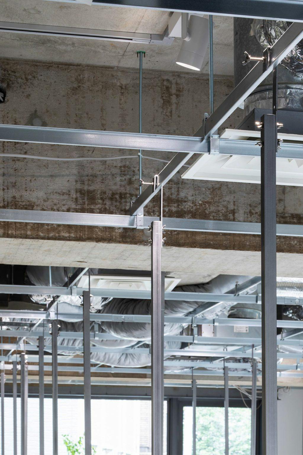 【中目黒駅9分】アパレルのポップアップ・展示会に最適！余白のあるミニマルなギャラリースペース