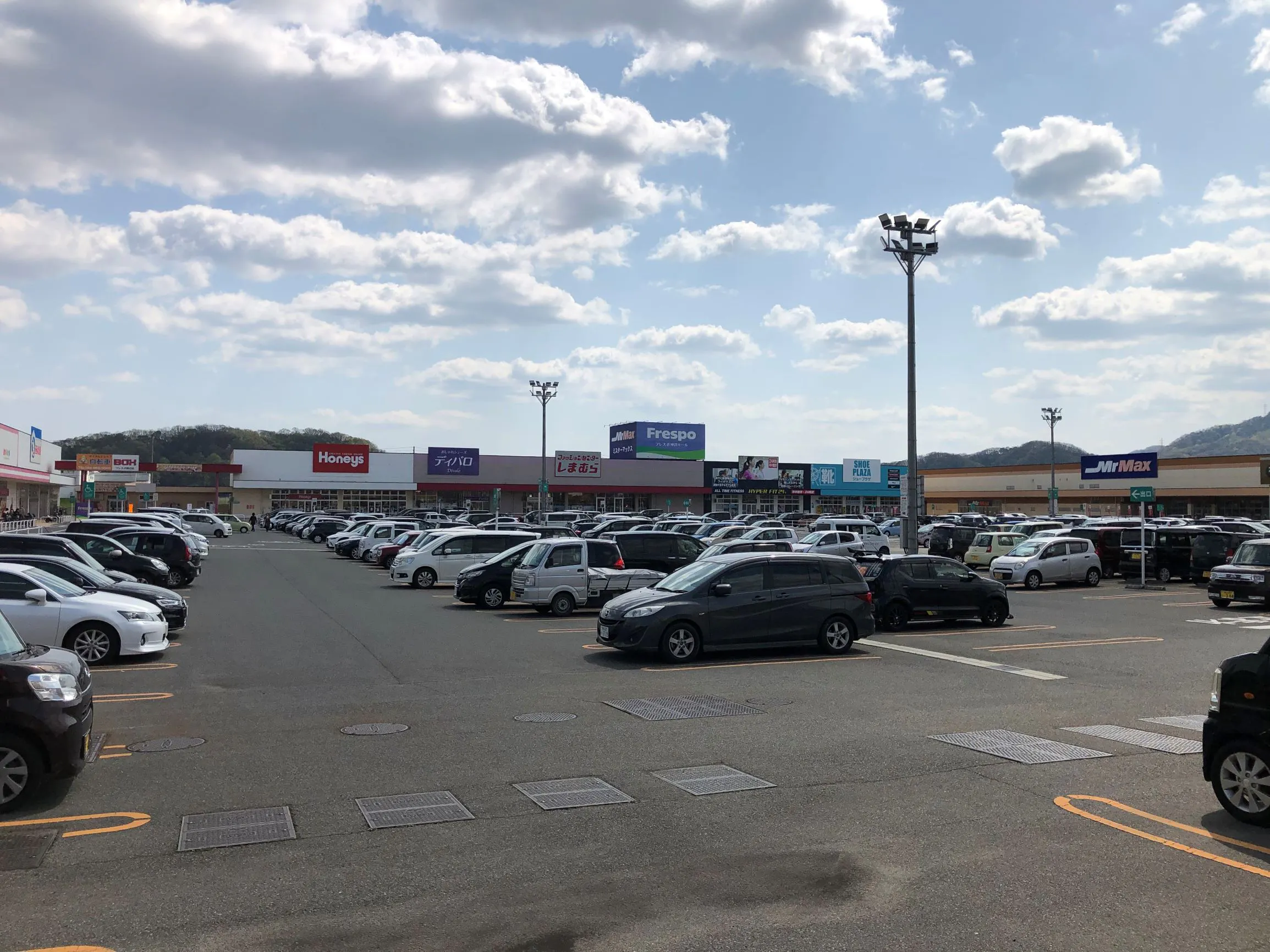 【フレスポ神辺モール】販促プロモーションやキッチンカー等の物販イベント利用が可能な中央広場屋外スペース