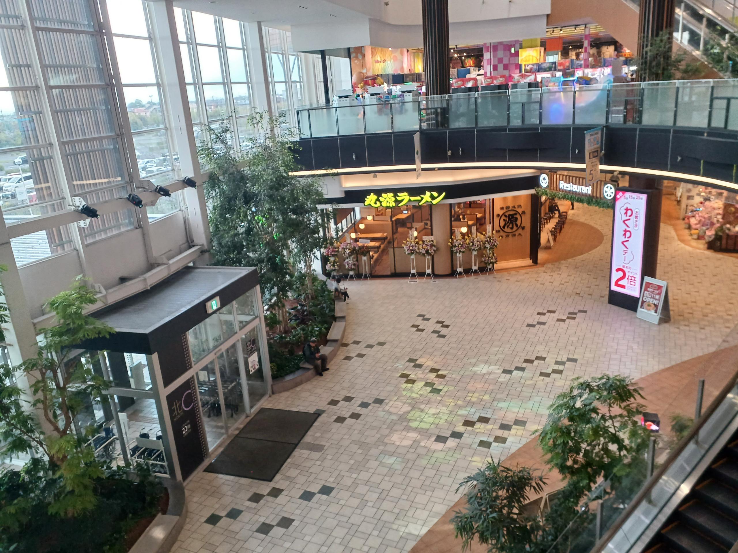 【イオンモール羽生】アトリウムコート