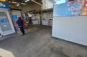 【スーパーセンターニシムタ 枕崎店】販促プロモーションや最適なATM前スペース