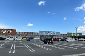 【スーパーセンターニシムタ五十市店】食物販や物販に利用可能なスーパーのホーム館側の店頭にあるイベントスペース