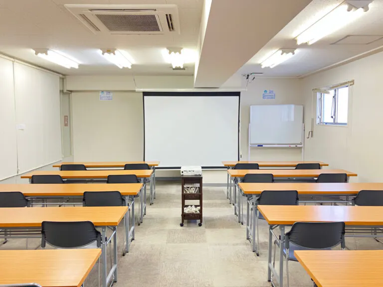 【高崎白銀ビル貸会議室】第二会議室(47㎡)|最大30名収容・設備無料|販売利用OK