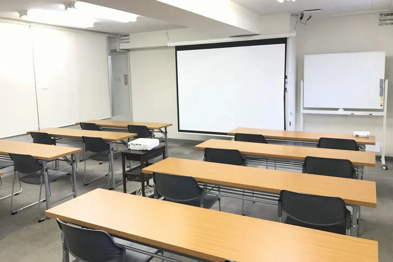 【高崎白銀ビル貸会議室】第二会議室（47㎡）|最大30名収容・設備無料|販売利用OK