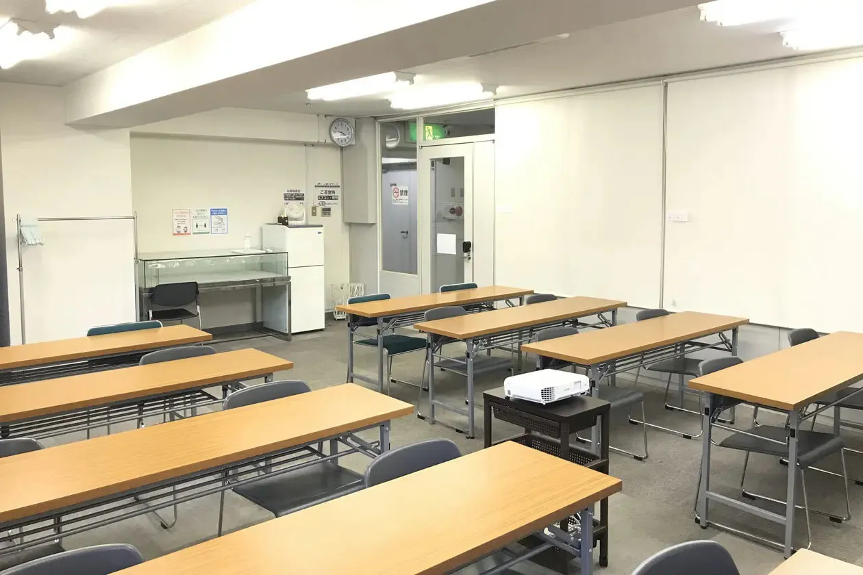 【高崎白銀ビル貸会議室】第二会議室(47㎡)|最大30名収容・設備無料|販売利用OK