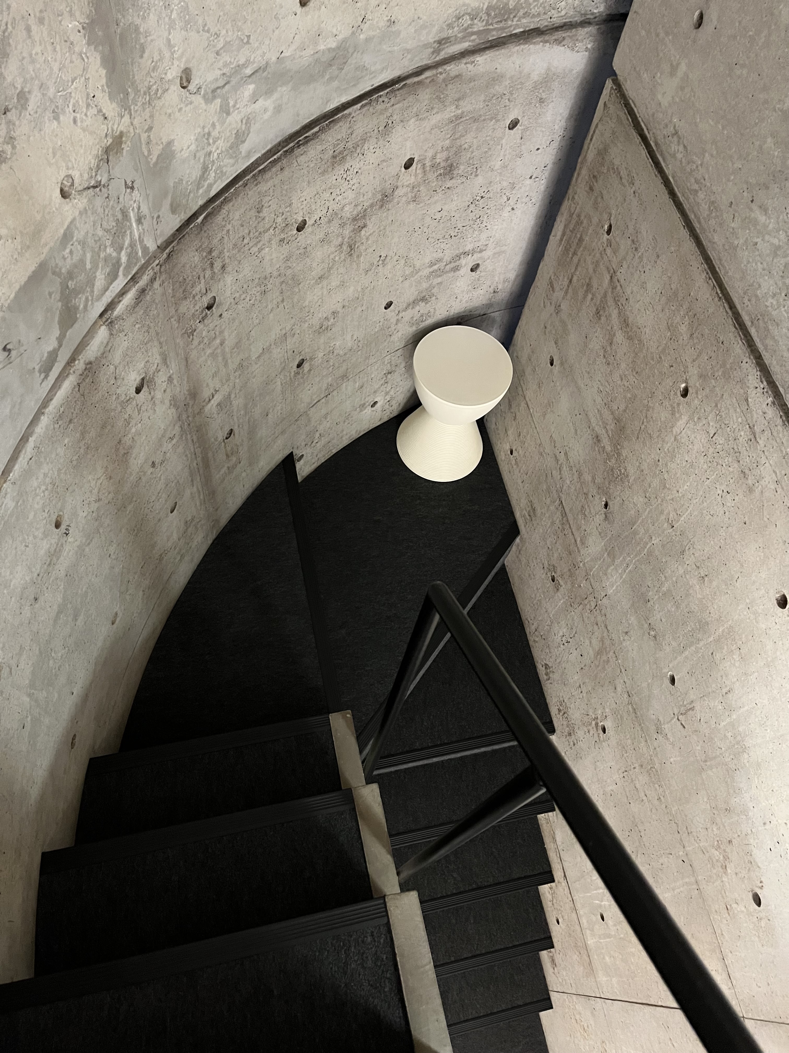 3階〜2階螺旋階段