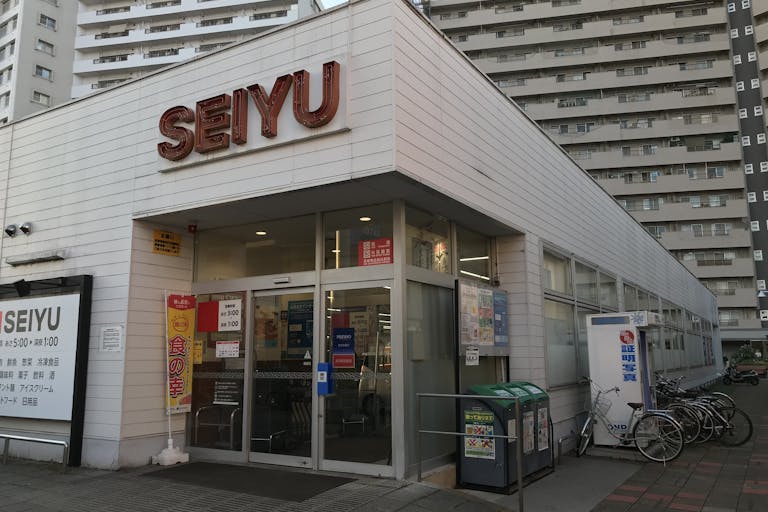 【西友 所沢ニュータウン店】1階店頭 プロモーション用途や物販、食物販のポップアップストアに最適なスーパーの屋外催事イベントスペースの画像2
